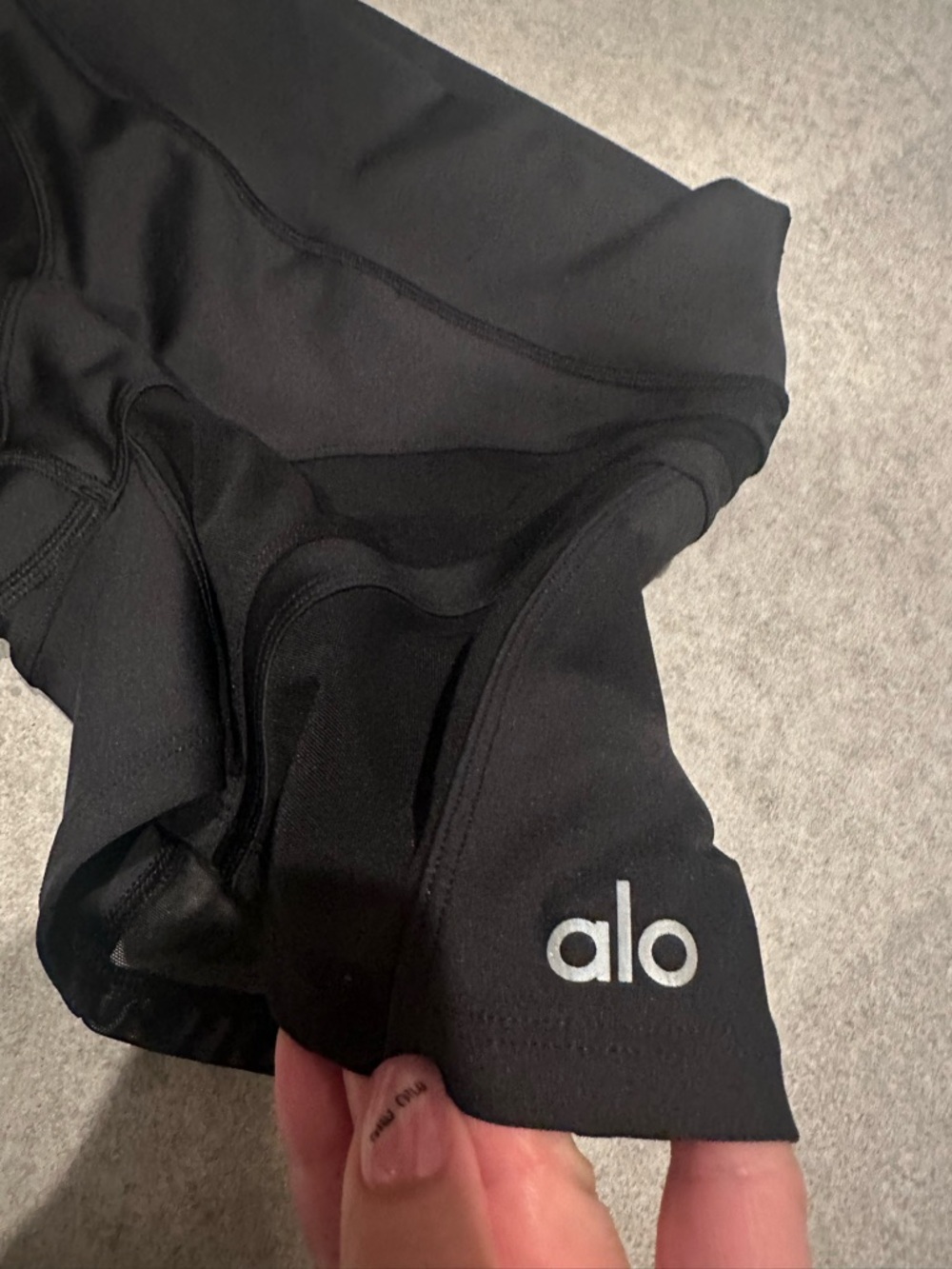 ALO Yoga Airlift Heat Waves Bike Shorts Size Small - Picture 4 of 6